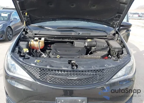 2020 Chrysler Pacifica Touring z USA, uszkodzony, nr VIN 2C4RC1FG5LR109993